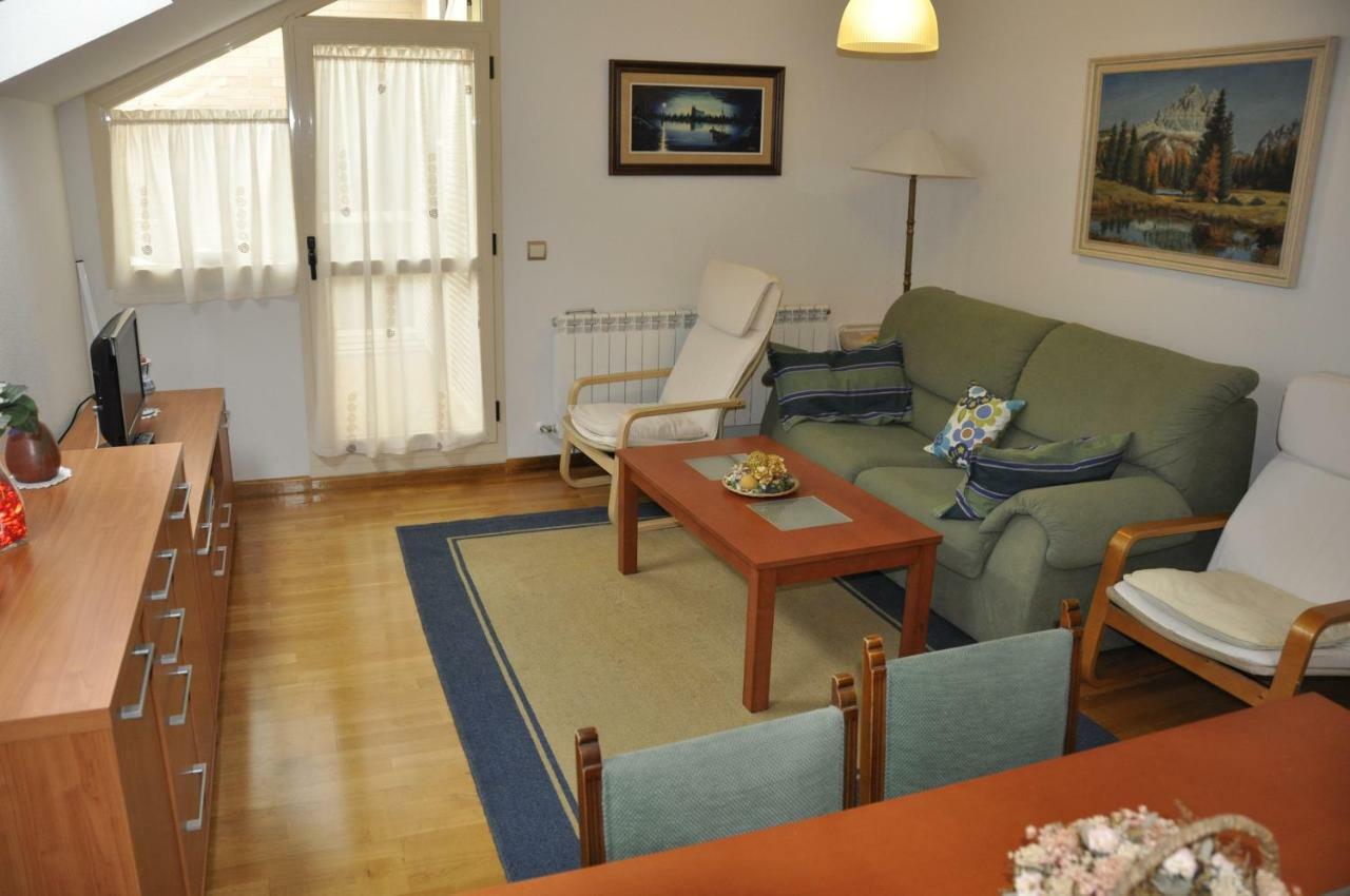 Alameda Del Tormes Apartment Santa Marta de Tormes Bagian luar foto
