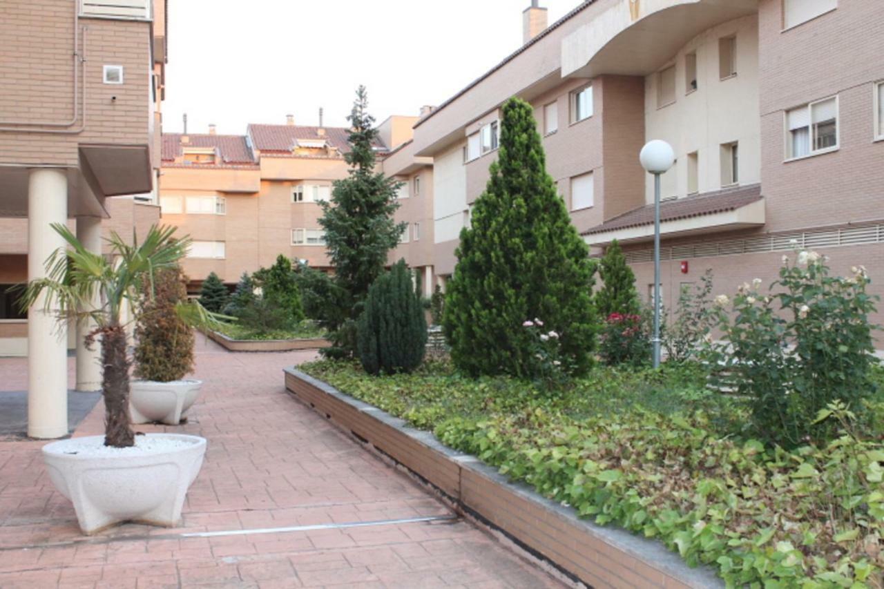 Alameda Del Tormes Apartment Santa Marta de Tormes Bagian luar foto