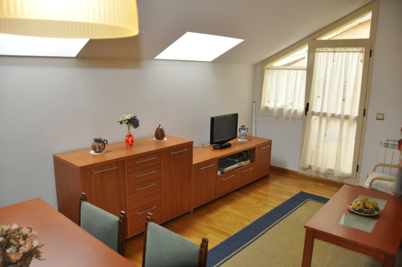 Alameda Del Tormes Apartment Santa Marta de Tormes Bagian luar foto
